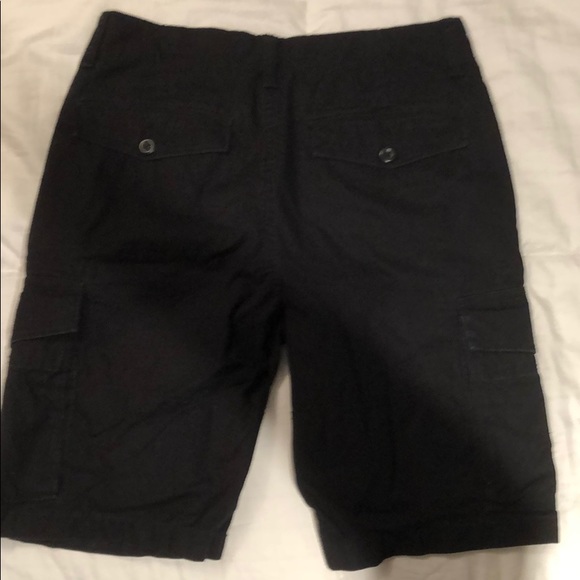 Old navy black cargo shorts - Picture 5 of 7